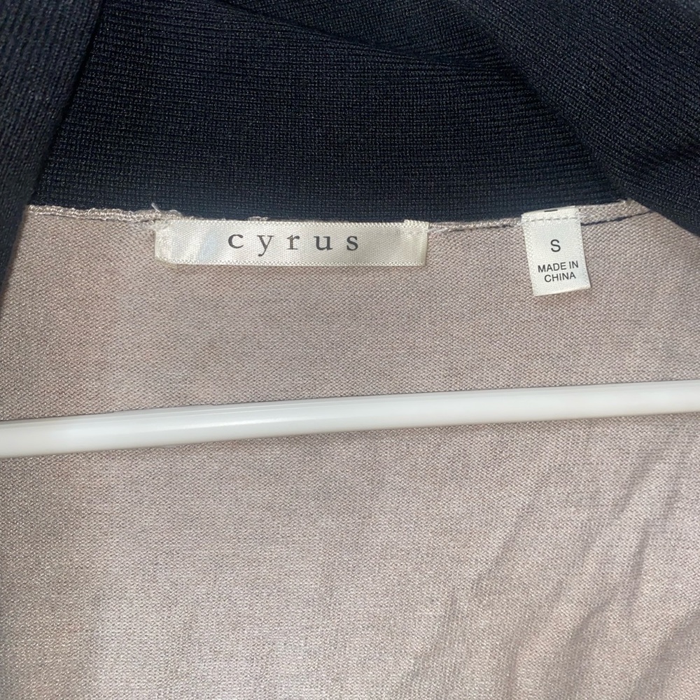 Cyrus Cardigan - Picture 5 of 8